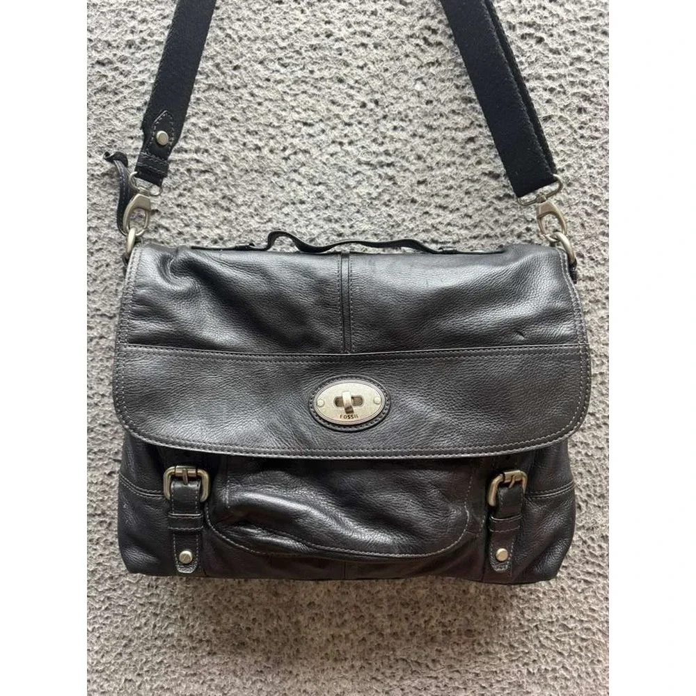 Fossil Maddox Long Live Vintage 1954 Leather Laptop Messenger Bag Black‎